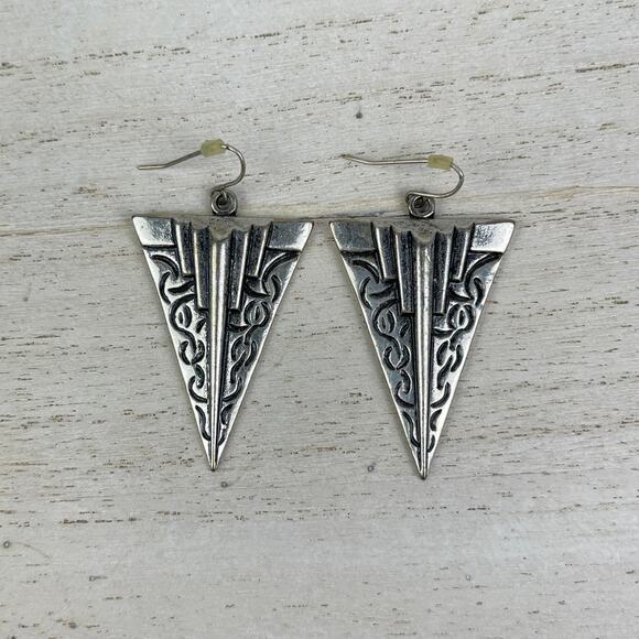 Silver Tone Geometric Earrings Black Engraved Tribal Triangle Arrowhead Art Deco - Picture 1 of 16